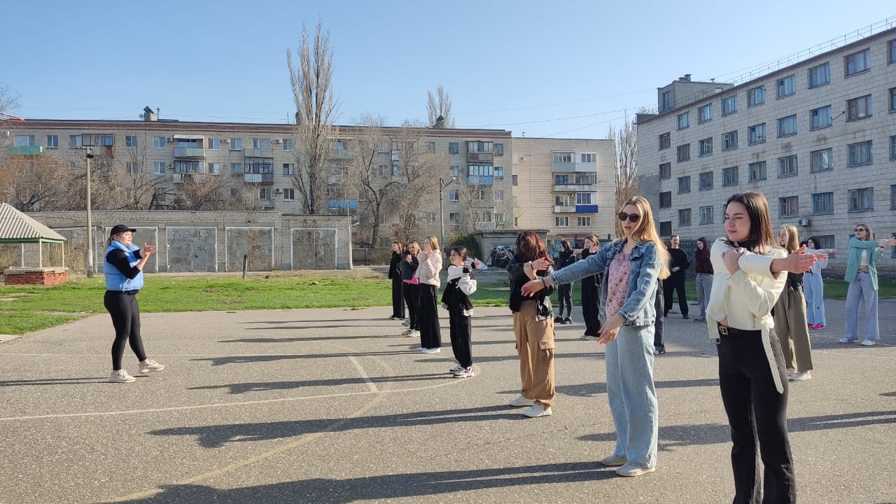 Утренняя зарядка для студентов, приуроченная к Всемирному Дню Здоровья