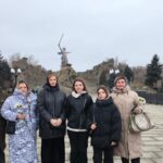 Студенты ВФ РГУ СоцТех приняли участие в акции возложения цветов на Мамаевом Кургане Студенты ВФ РГУ СоцТех приняли участие в акции возложения цветов на Мамаевом Кургане