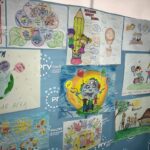Выставка плакатов, посвящённые актуальным темам: «Нет коррупции», «Права детей» и «Права инвалидов».
