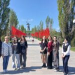 Посещение памятников и возложение цветов студентами ВФ РГУ СоцТех