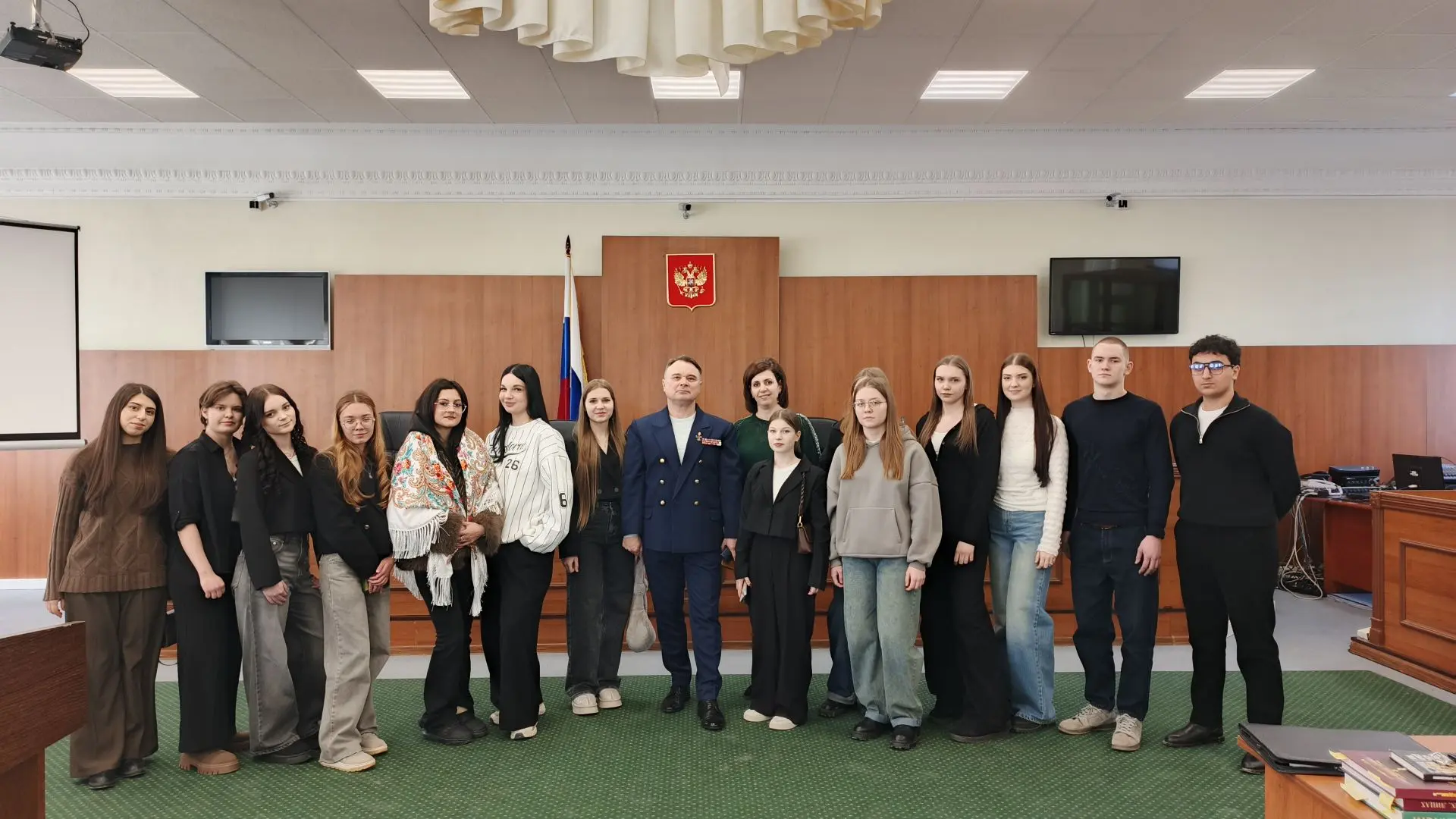 Будущие юристы ВФ РГУ СоцТех познакомились с работой Волгоградского областного суда