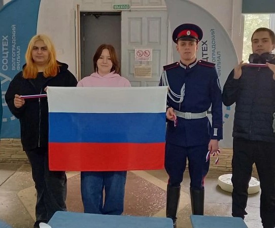 В ВФ РГУ СоцТех прошел флешмоб, посвященный Дню воссоединения Крыма с Россией