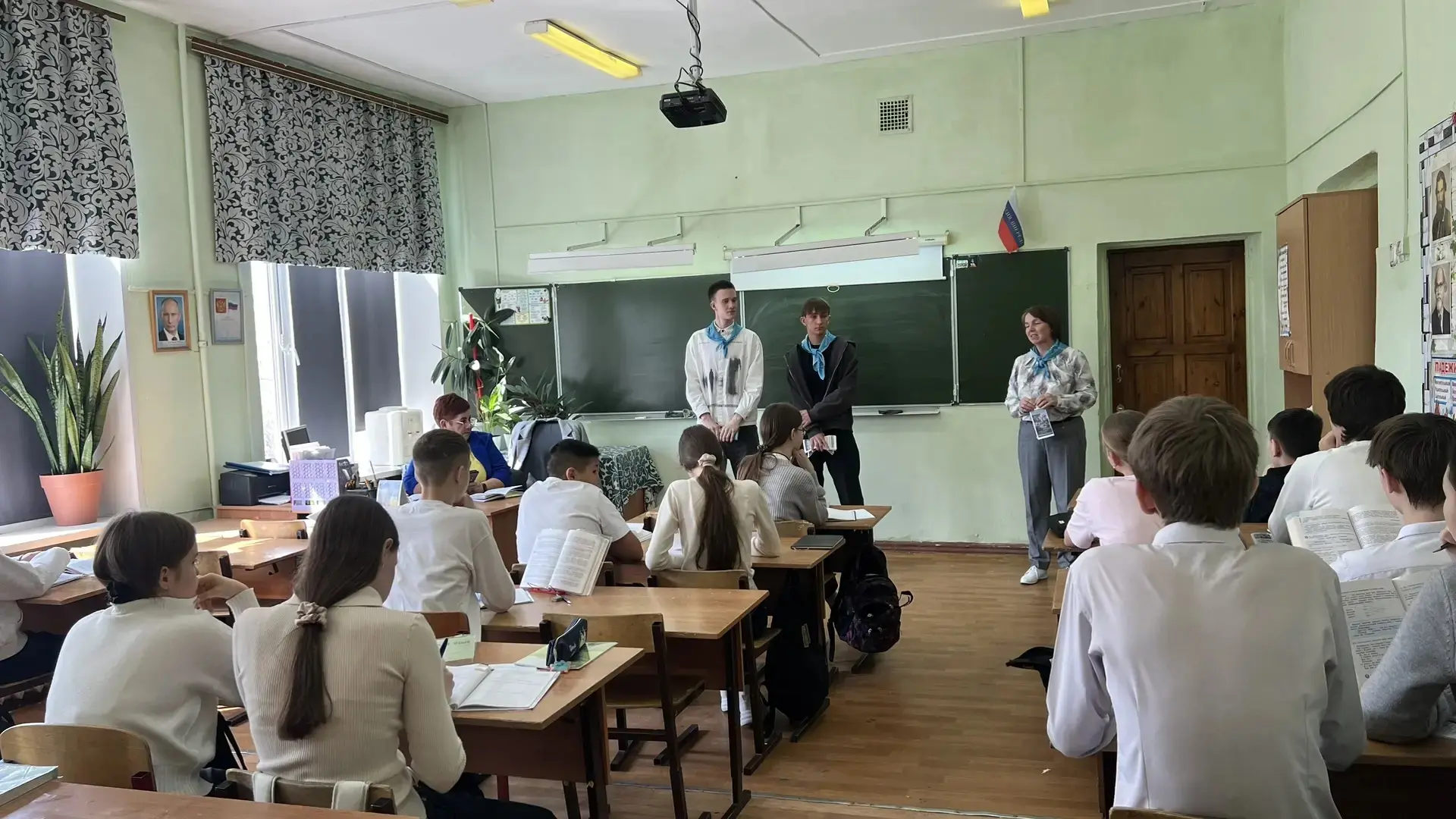 Преподаватели и студенты ВФ РГУ СоцТех провели профориентационные встречи в школах № 3 и № 78
